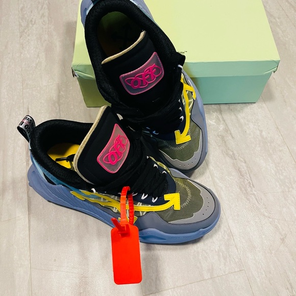 Off-white sneakers - Picture 5 of 16
